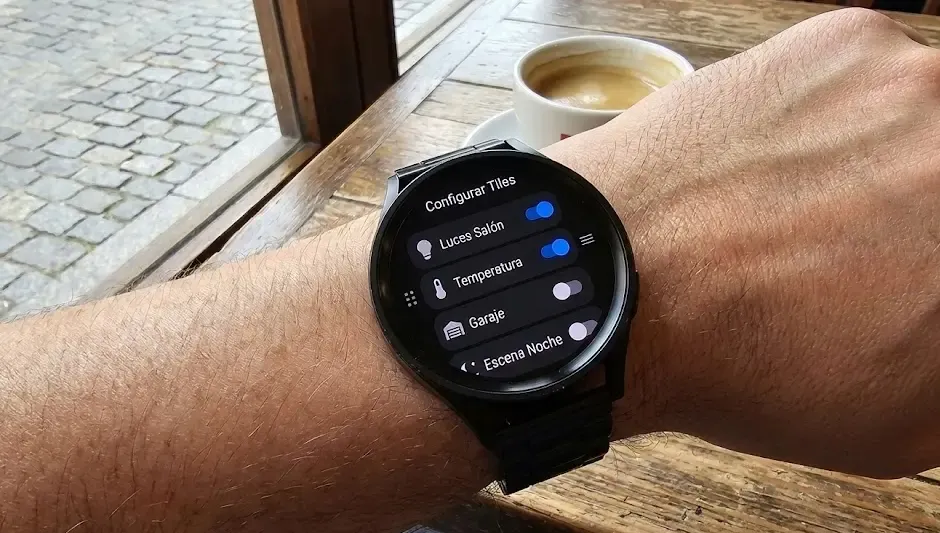 Configuración de losetas o Tiles de Home Assistant en un reloj Samsung Galaxy Watch con Wear OS